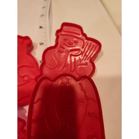 4 Red Christmas Holiday Imprint COOKIE Cutter Santa Tree Angel Snowman VINTAGE - Picture 7 of 7